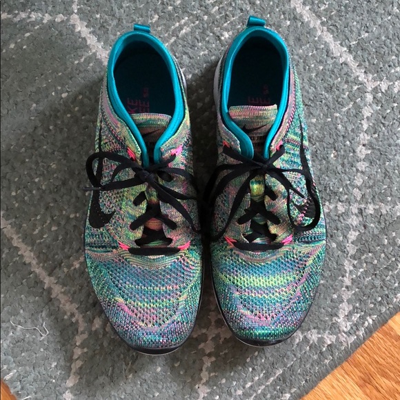 Nike Shoes - Nike Free flyknits - size 8.5